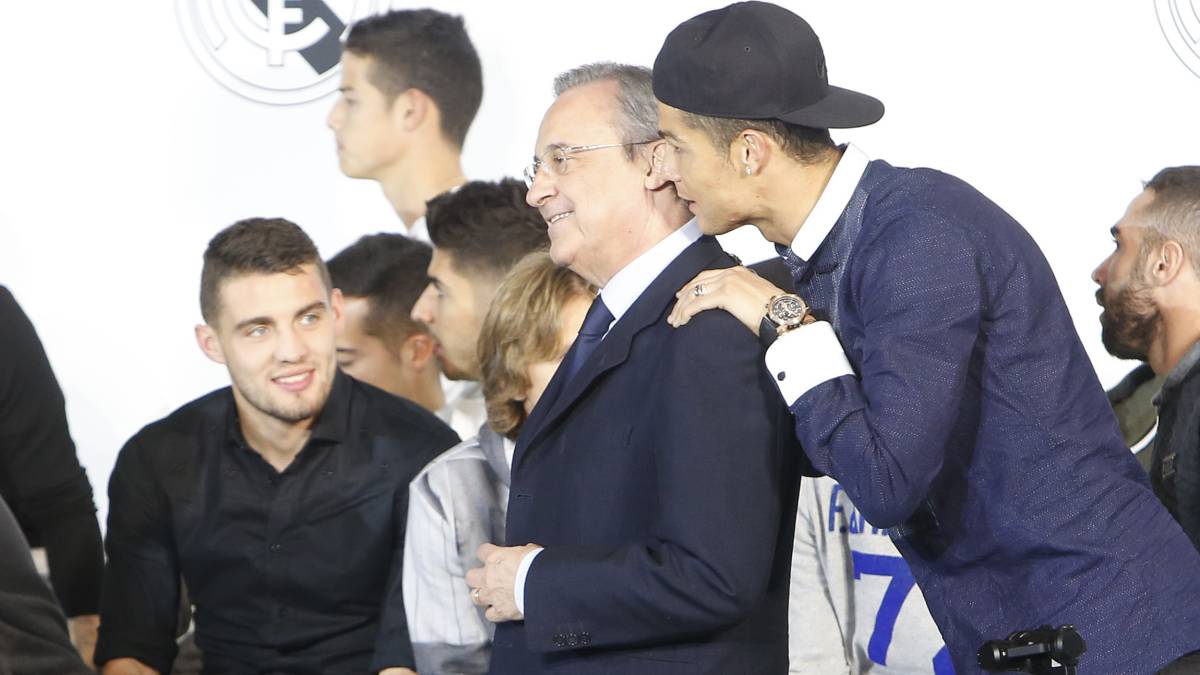 CRიზისი. სოციალური ქსელების რეაქცია რონალდუს "რეალიდან" შესაძლო წასვლაზე CRიზისი. სოციალური ქსელების რეაქცია რონალდუს "რეალიდან" შესაძლო წასვლაზე