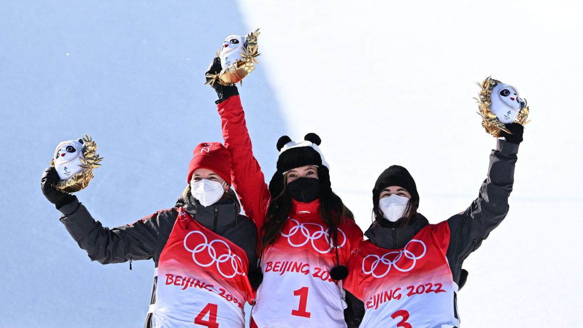 Freestyle skier Eileen Gu from China poses after she was presented