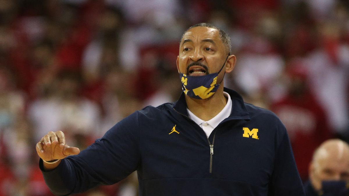 Juwan Howard throws punch at Wisconsin assistant - AS USA