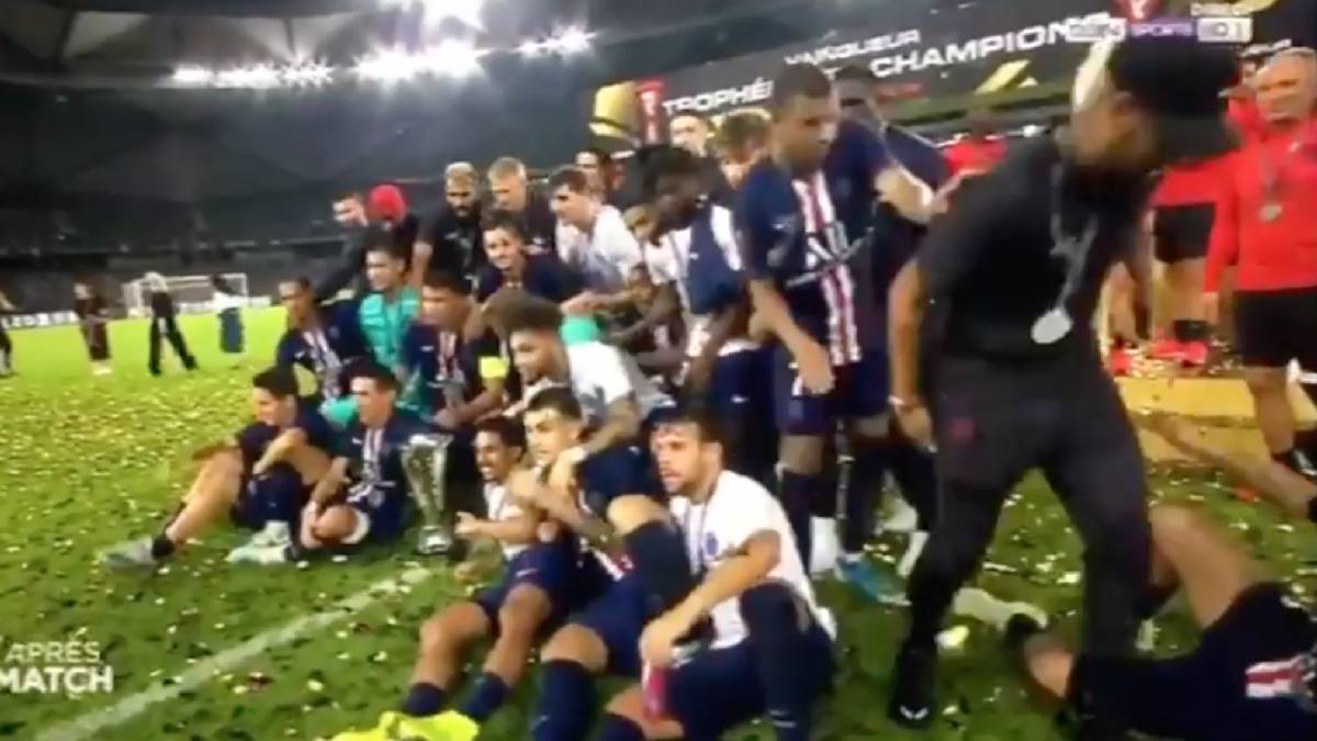 Verratti Forces Neymar To Celebrate Mbappe Is Having None Of It As Usa