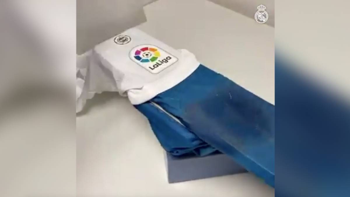 Ver vídeo / El Madrid presume del parche que llevará por campeón de Liga