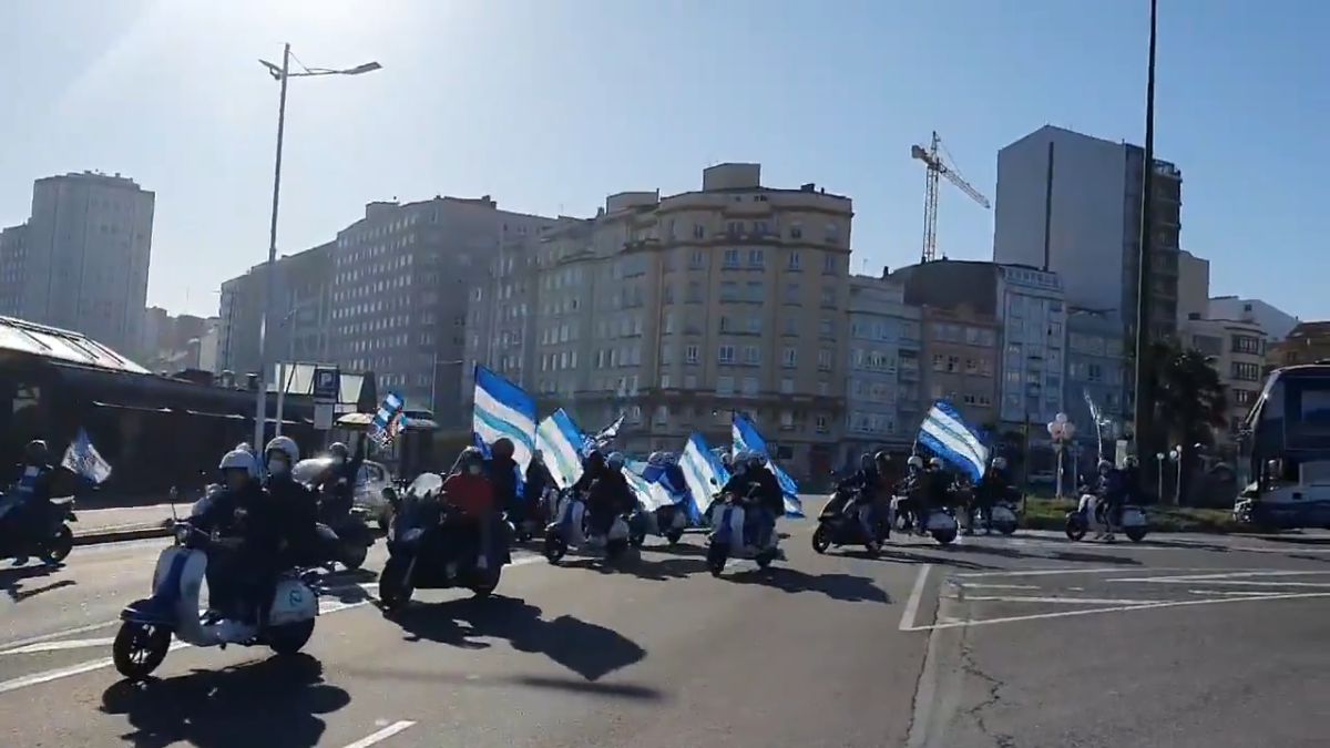 La afición del Depor no falla: motos y banderas para recibir al equipo