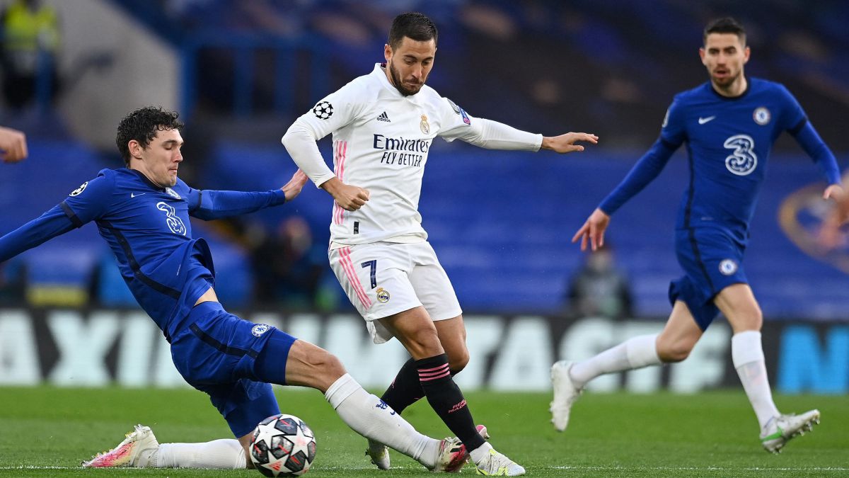 Chelsea được mời mua lại Eden Hazard