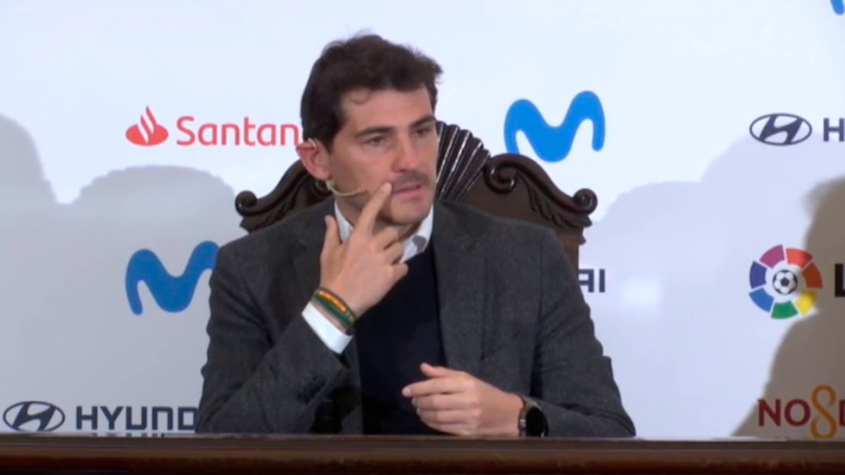 Ver vídeo / La broma de Iker Casillas a Xavi tras firmar por el Barcelona