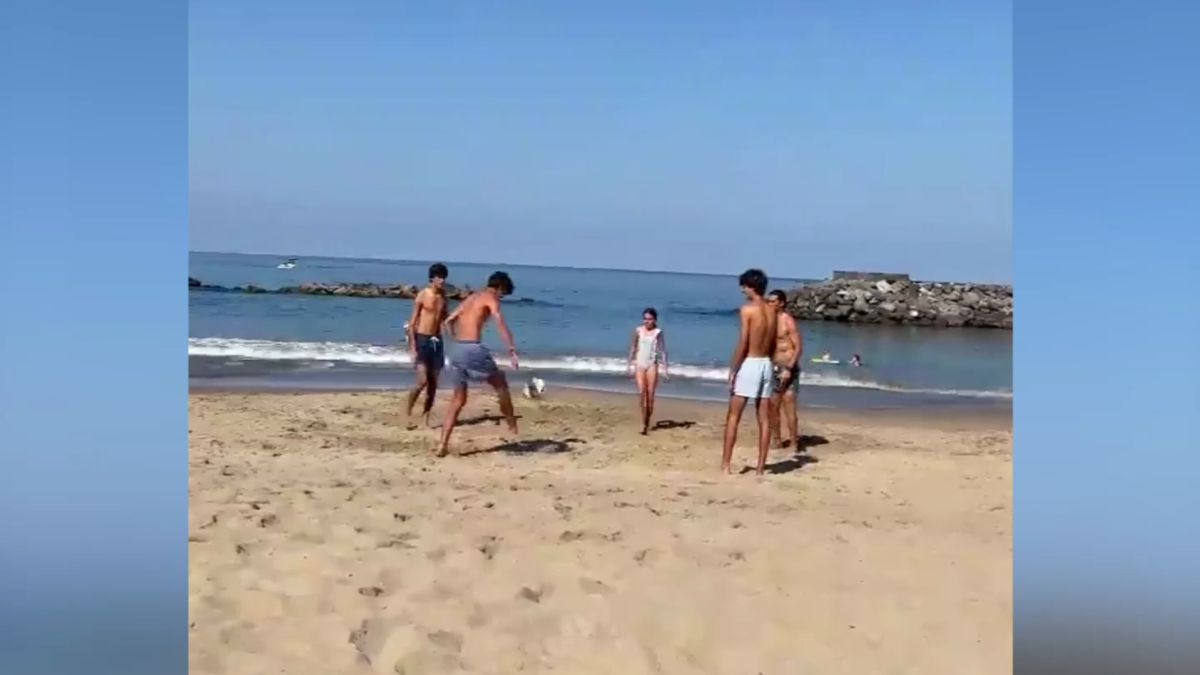 El vídeo de Raúl en la playa que hemos sido todos alguna vez en la vida