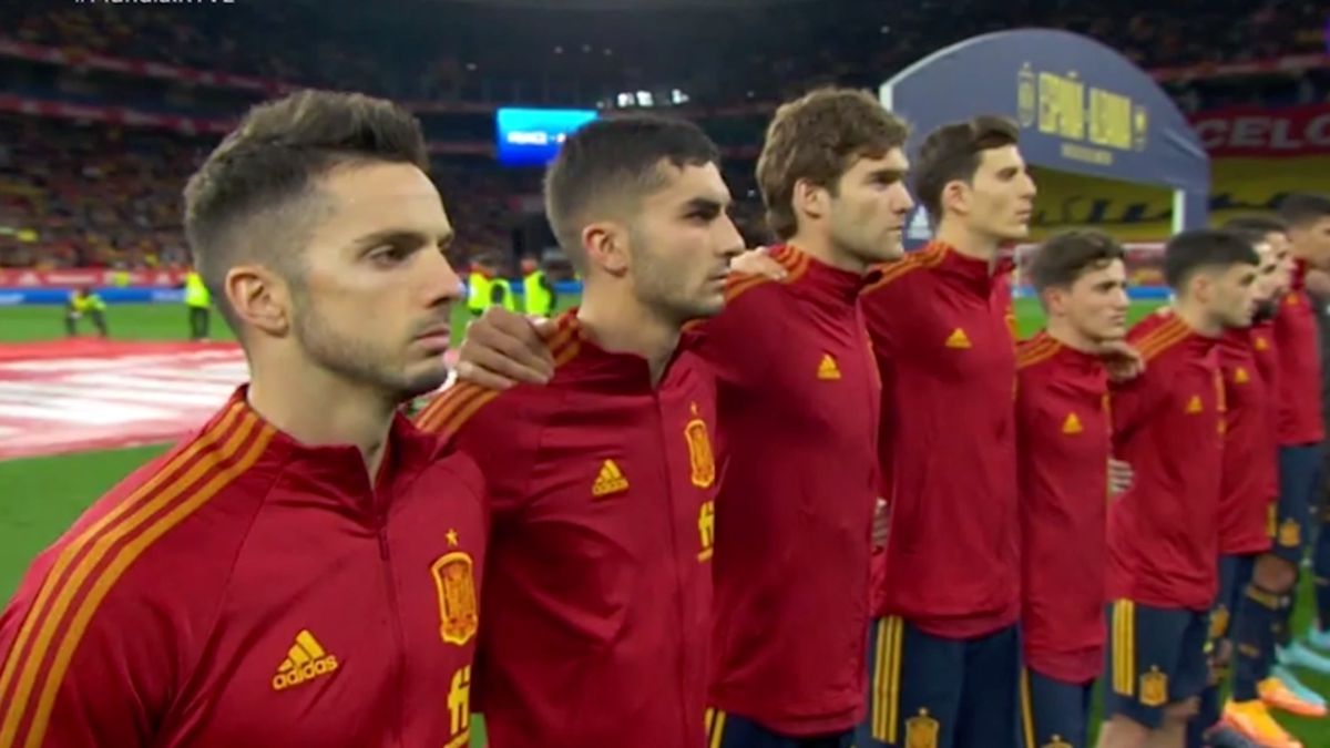 España volvió a Barcelona y el momento más esperado: la reacción del público al himno nacional - AS.com