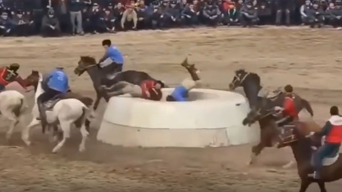 El macabro deporte nacional de Afganistán que se juega con una cabra como pelota - AS Chile El macabro deporte nacional de Afganistán que se juega con una cabra como pelota - AS Chile