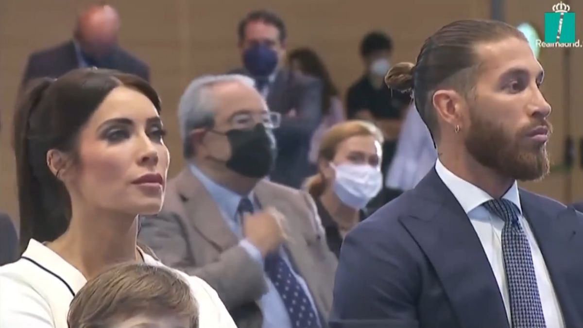 dramático Aliado Entrelazamiento La tensa reacción de Pilar Rubio cuando Florentino iba a empezar a hablar -  Videos